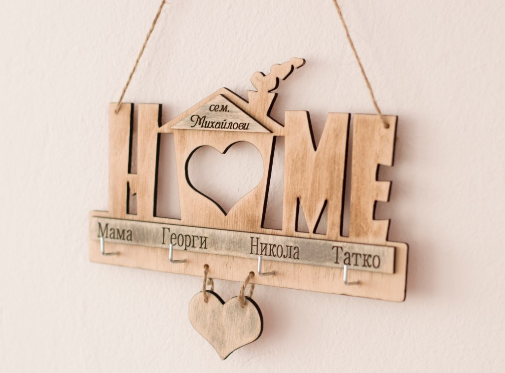 Дървена поставка за ключове / Wooden&nbsp;keyholder