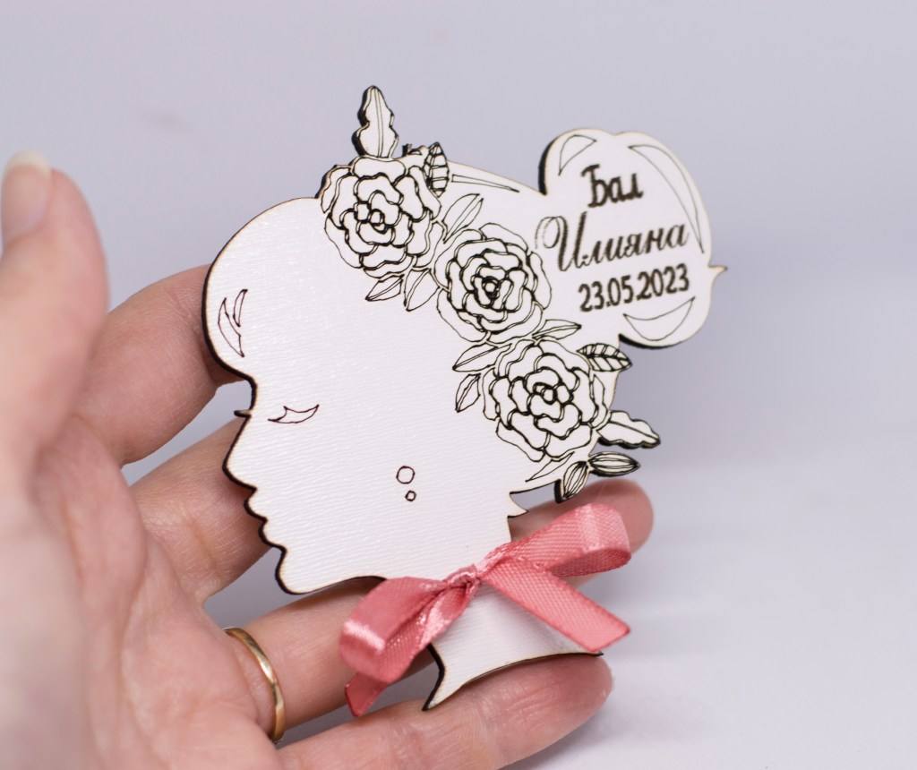 Дървено подаръче женски профил / Wooden gift female&nbsp;profile