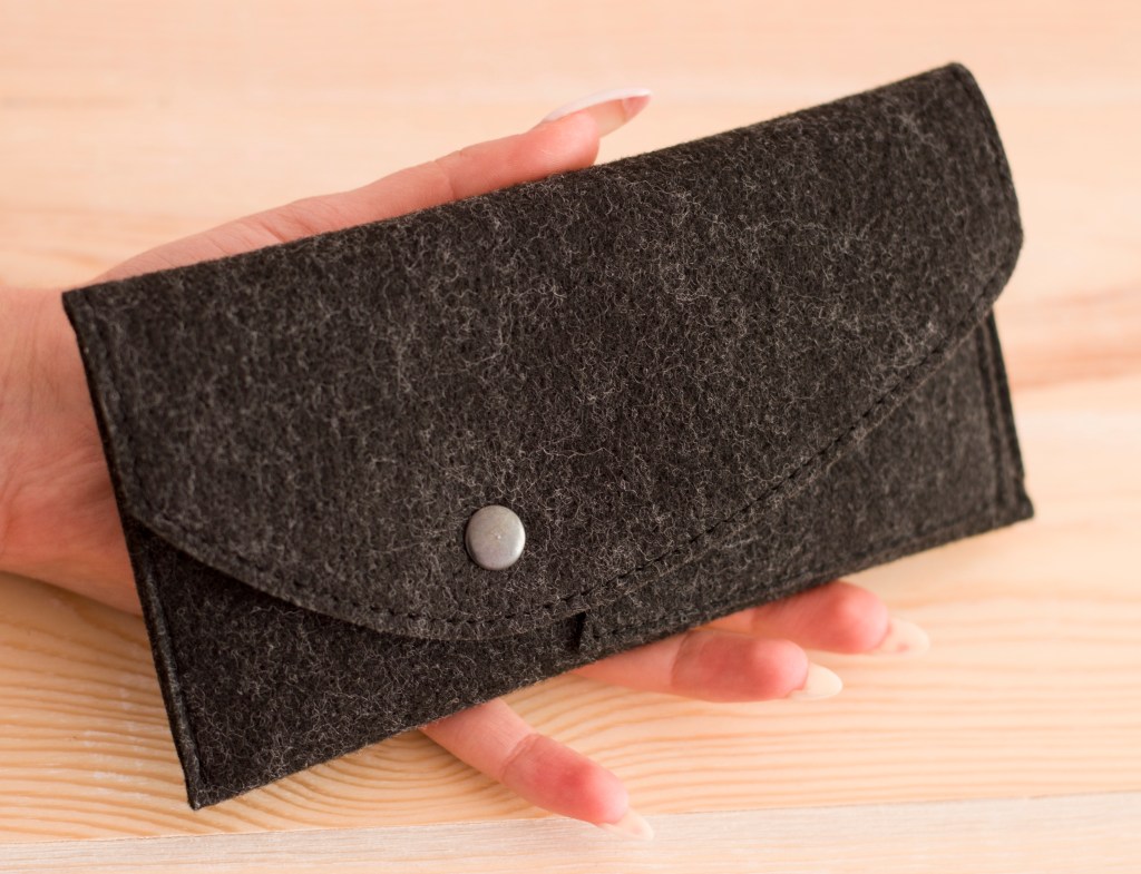 Портмоне/калъф за телефон / Purse/case for a&nbsp;phone