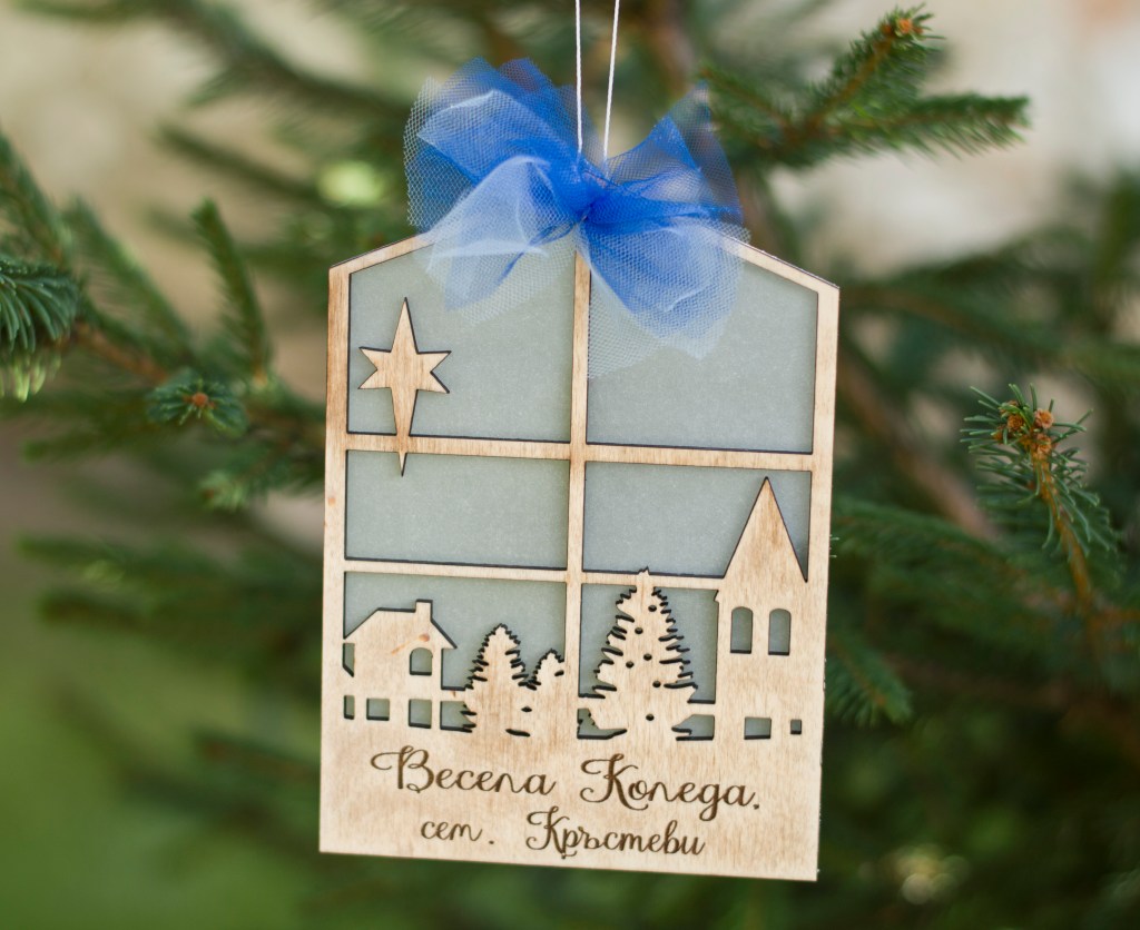 Пано ,,Коледен прозорец“/Plaque ‘Christmas window’